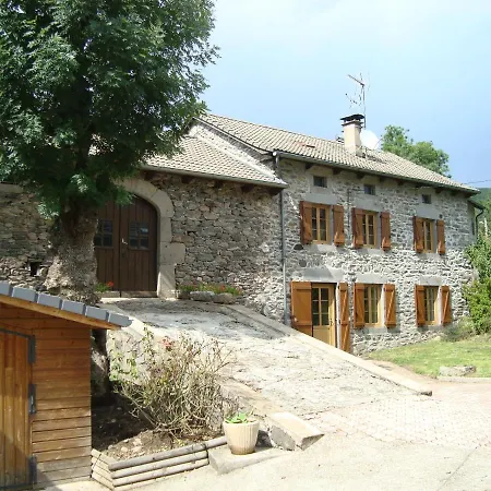Dom wakacyjny Charmante Maison A La Campagne Au Coeur Des Premiers Volcans