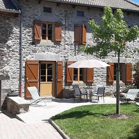 Dom wakacyjny Charmante Maison A La Campagne Au Coeur Des Premiers Volcans Mezeres