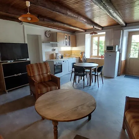 Charmante Maison A La Campagne Au Coeur Des Premiers Volcans *
