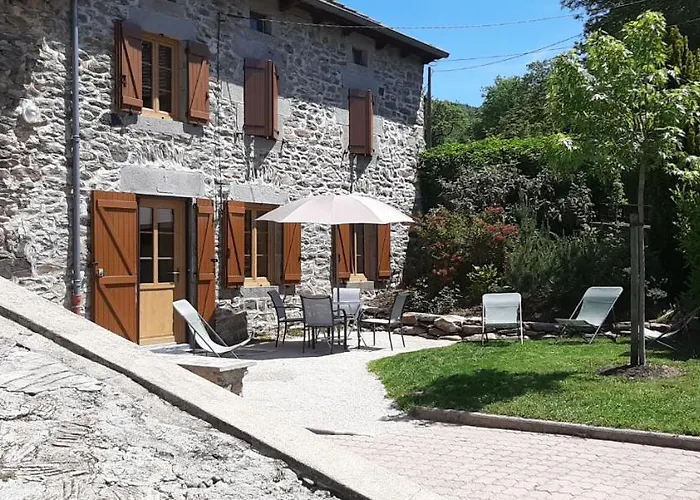 Prázdninový dům Charmante Maison A La Campagne Au Coeur Des Premiers Volcans Mezeres